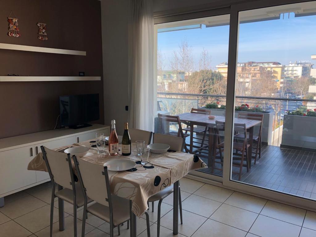 Apartmán Brezza Da Mare Rimini Exteriér fotografie