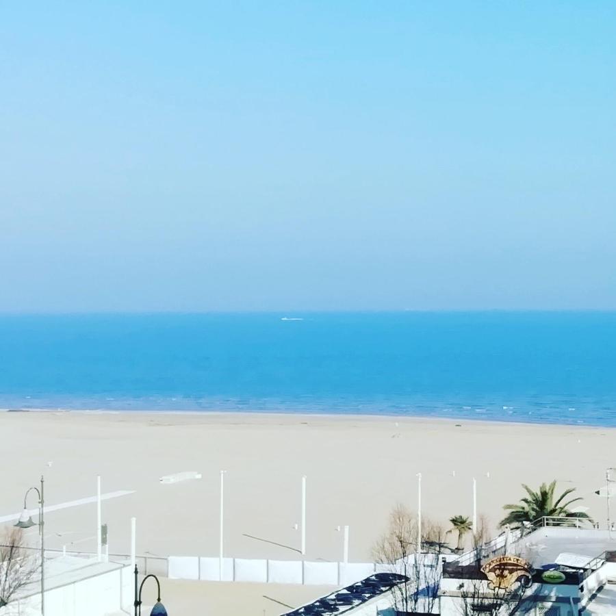 Apartmán Brezza Da Mare Rimini Exteriér fotografie
