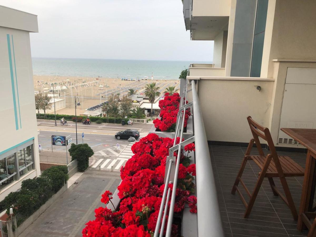 Apartmán Brezza Da Mare Rimini Exteriér fotografie