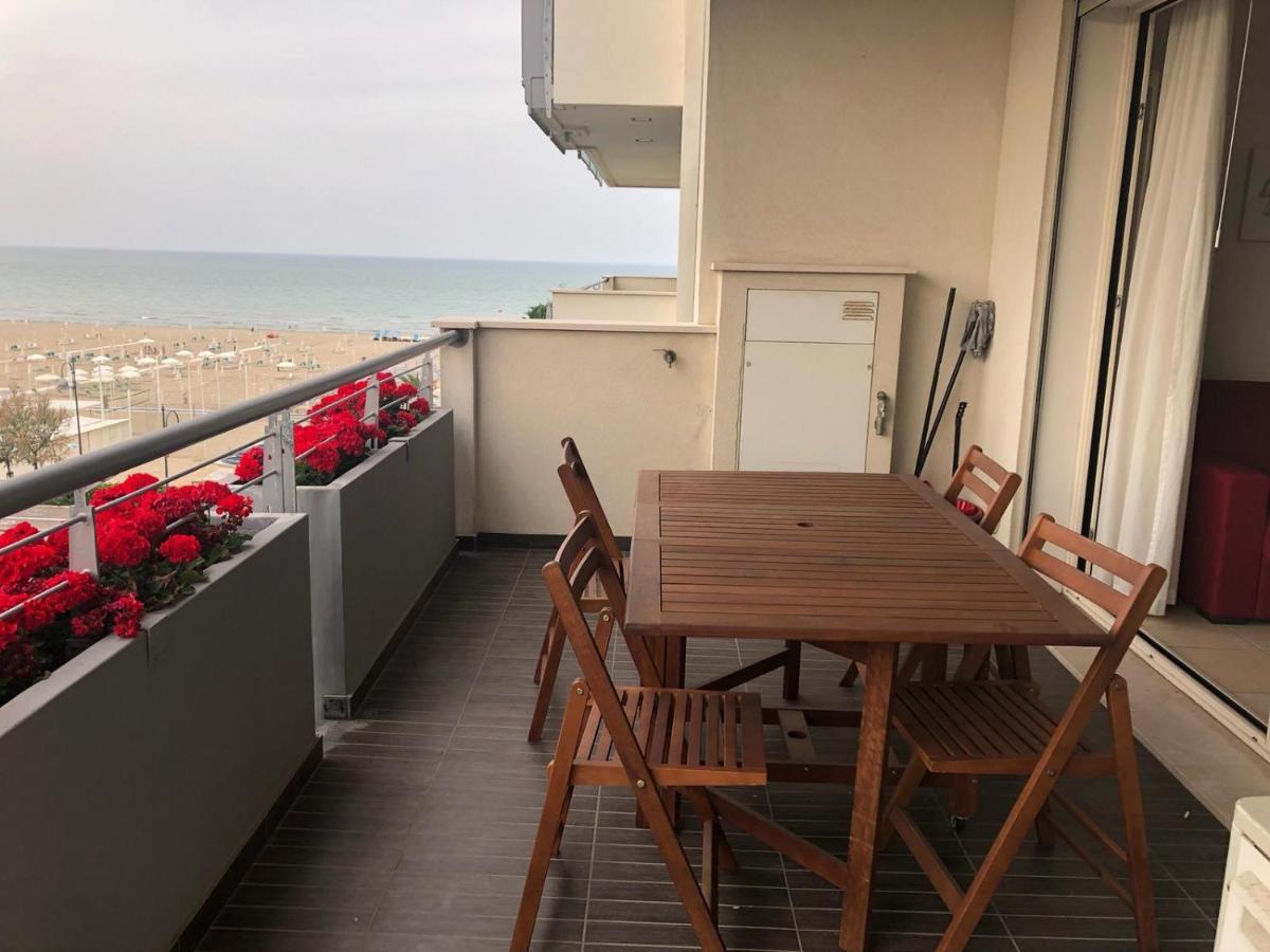 Apartmán Brezza Da Mare Rimini Exteriér fotografie