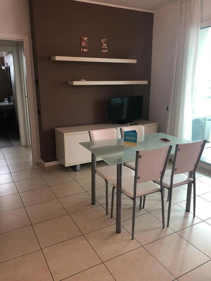Apartmán Brezza Da Mare Rimini Exteriér fotografie