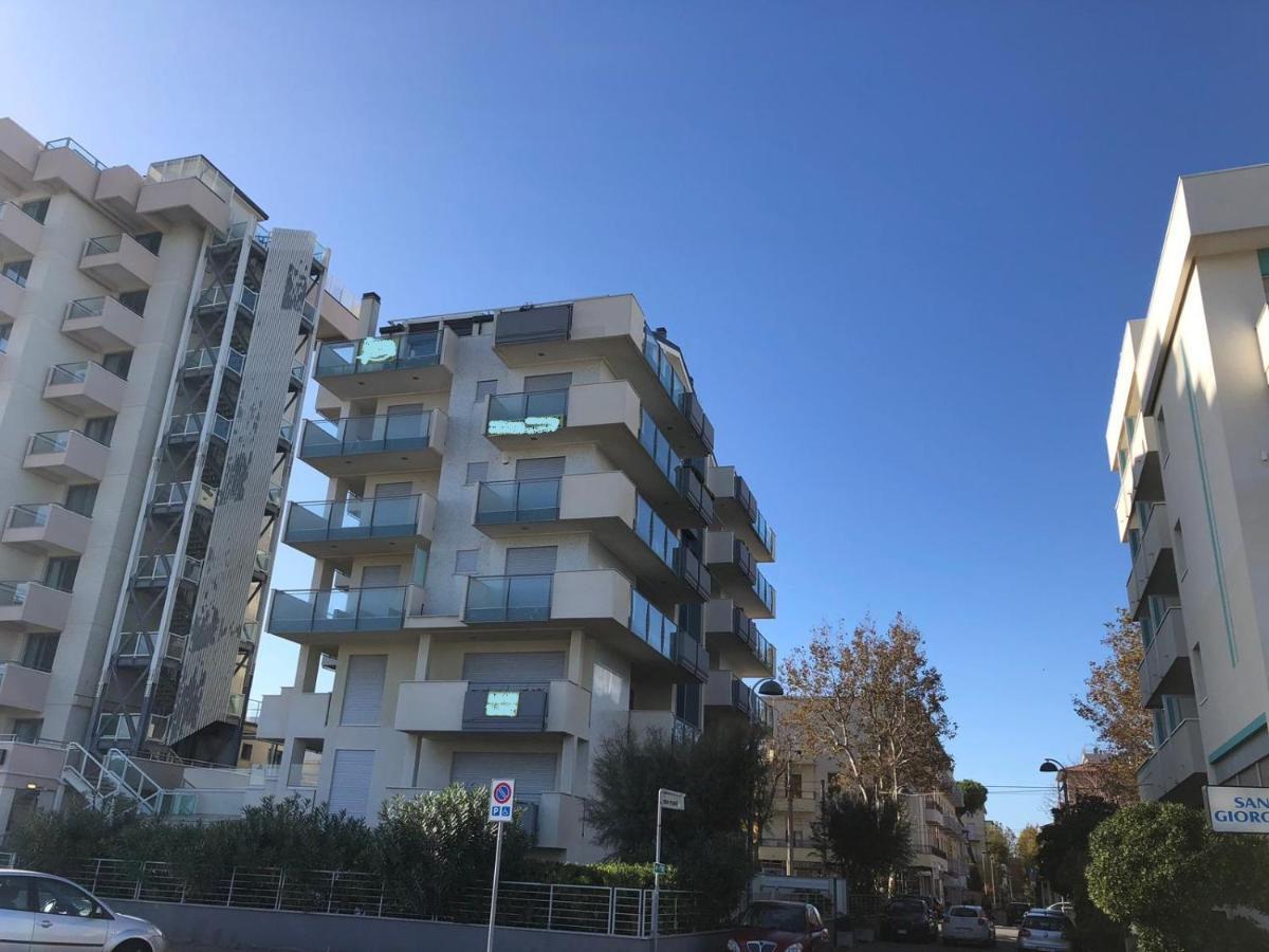 Apartmán Brezza Da Mare Rimini Exteriér fotografie